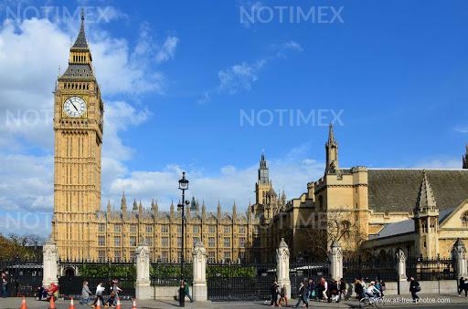 Reino Unido impone polémica cuarentena por COVID-19